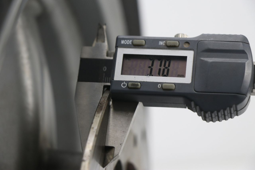 photo de JANTE AVANT PIAGGIO X9 EVOLUTION 250 (2003 - 2007) - Autre angle de vue