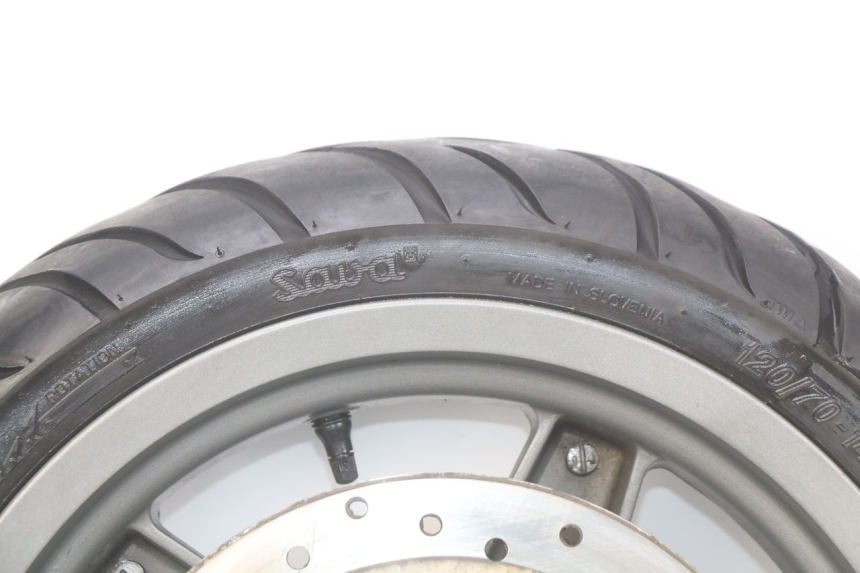 photo de JANTE AVANT PIAGGIO XEVO - X EVO 125 (2007 - 2017) - Vue rapprochée