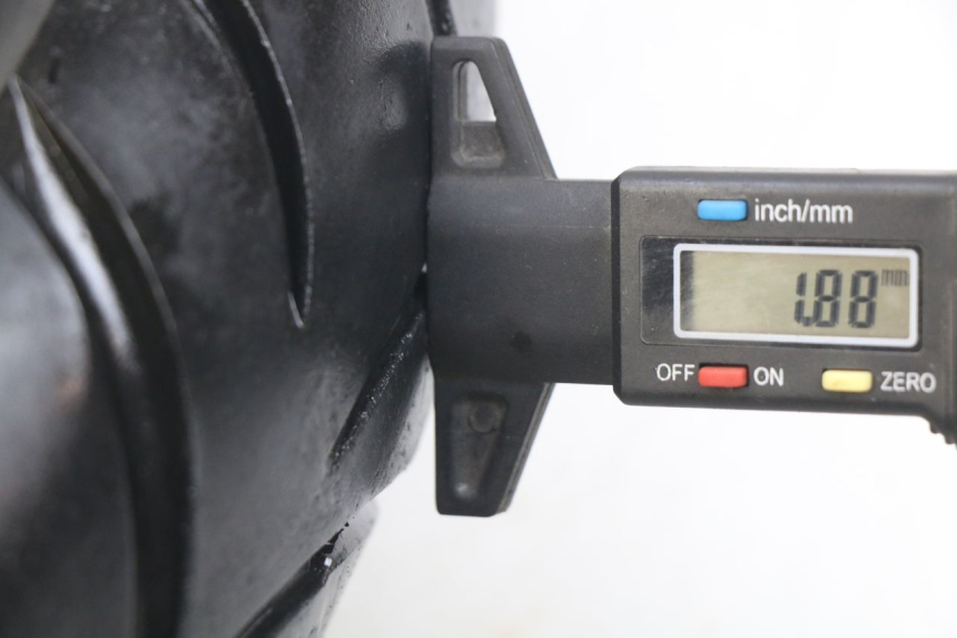 photo de JANTE AVANT PIAGGIO XEVO - X EVO 125 (2007 - 2017) - Zoom état d’usage