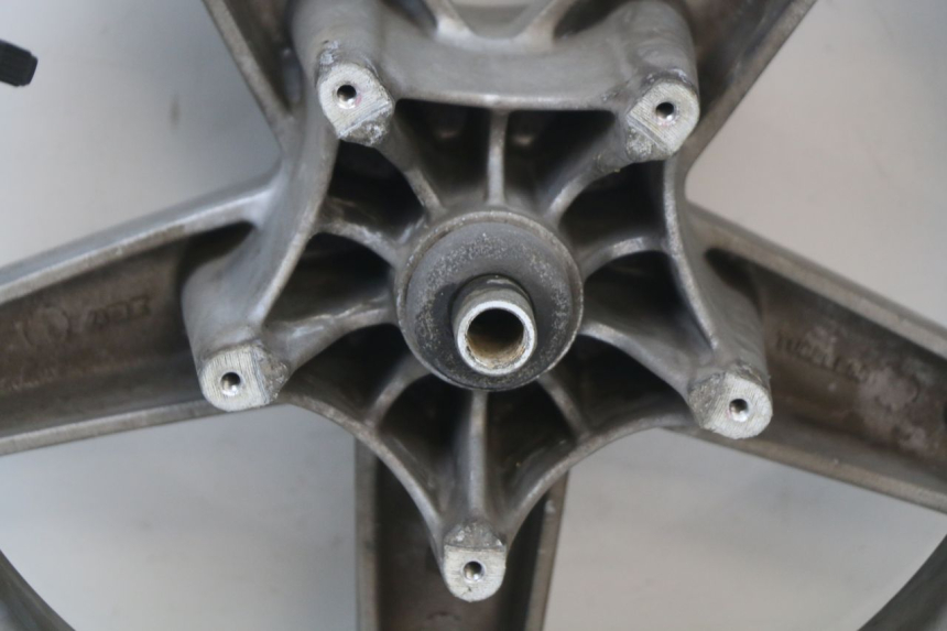 photo de JANTE AVANT PIAGGIO XEVO - X EVO 125 (2007 - 2017) - État de surface