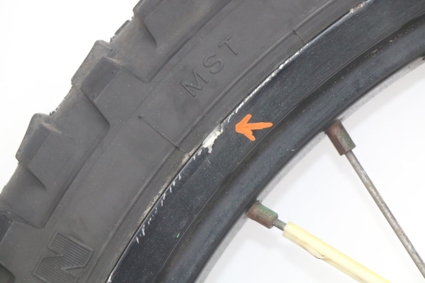 photo de JANTE AVANT PEUGEOT XP6 50 (2006 - 2011) - Vue rapprochée