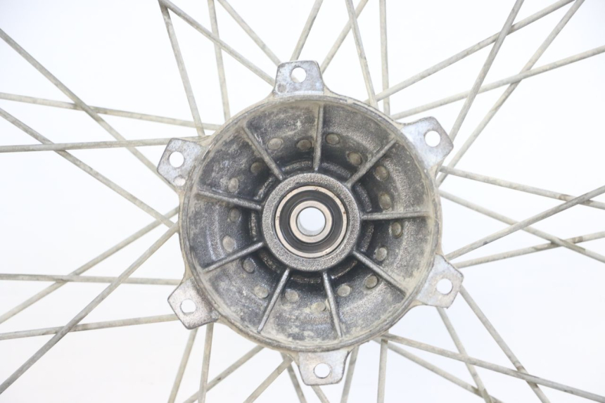 photo de JANTE AVANT PEUGEOT XP6 50 (1997 - 2003) - Vue rapprochée