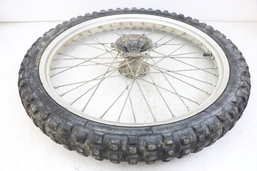 photo de JANTE AVANT PEUGEOT XP6 50 (1997 - 2003) - Points de fixation