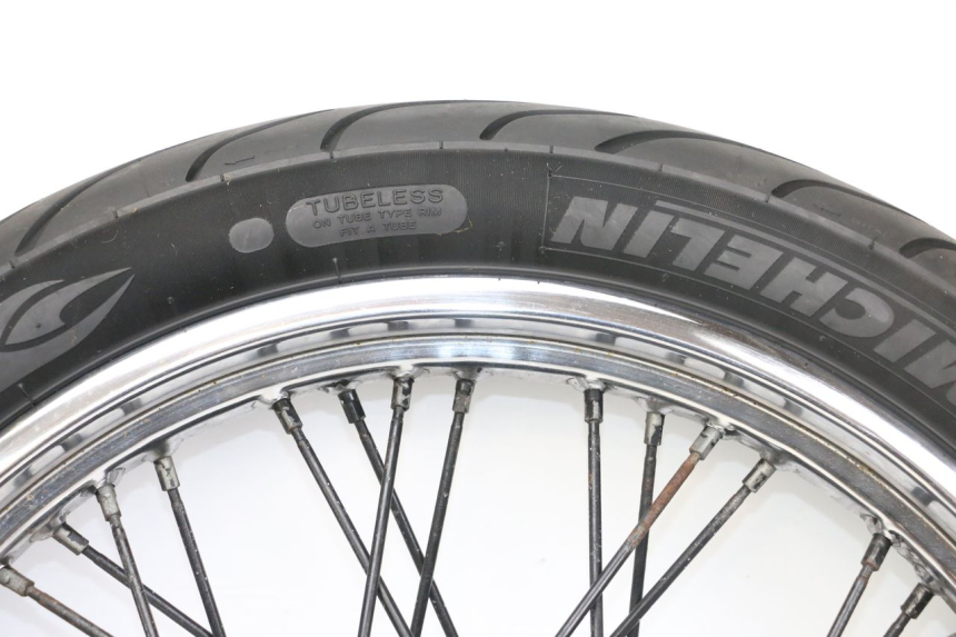 photo de JANTE AVANT YAMAHA XVS DRAG STAR DRAGSTAR 650 (1997 - 2007) - Vue rapprochée