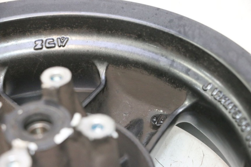 photo de JANTE AVANT YAMAHA YP MAJESTY 125 (2007 - 2010) - Marquages et références