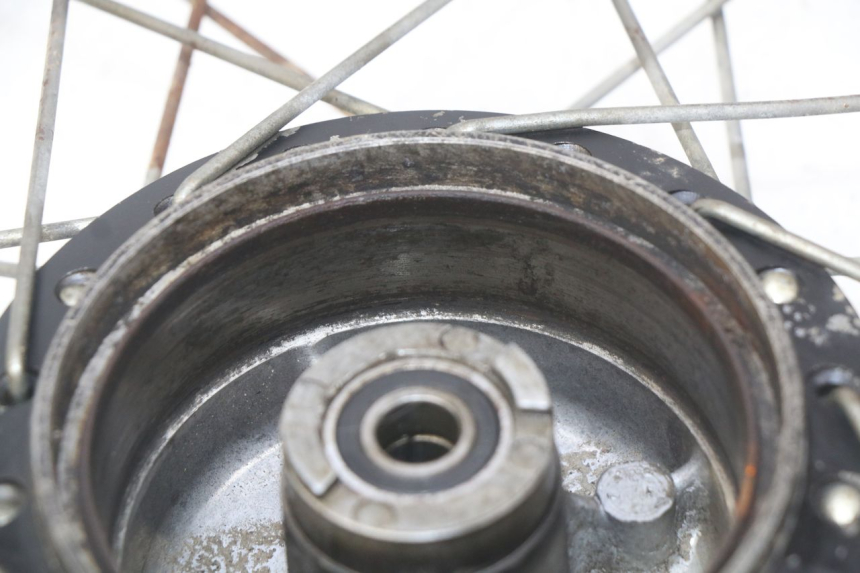 photo de JANTE AVANT YAMAHA YZ 80 (1982 - 1983) - Détail de la pièce