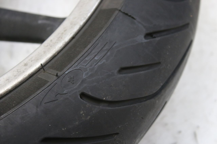 photo de JANTE AVANT YAMAHA YZF R1 1000 (2007 - 2008) - Points de fixation