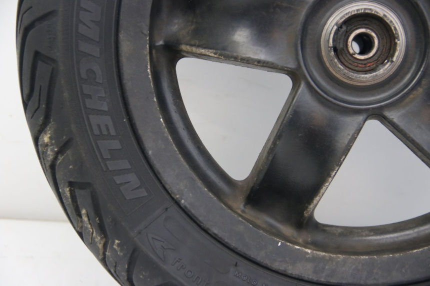 photo de JANTE AVANT PIAGGIO ZIP 2T 50 (2009 - 2019) - Gros plan technique