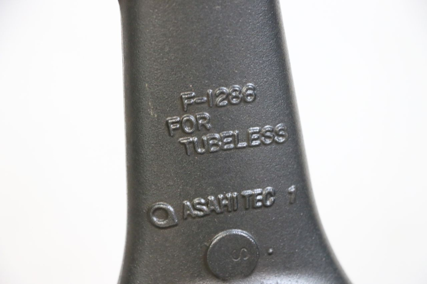 photo de JANTE AVANT KAWASAKI ZR 7 750 (1999 - 2004) - Autre angle de vue