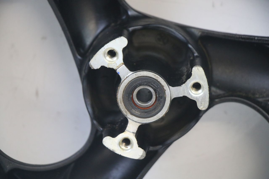 photo de JANTE AVANT ET PNEU KYMCO AGILITY 4T 50 (2005 - 2018) - Marquages et références