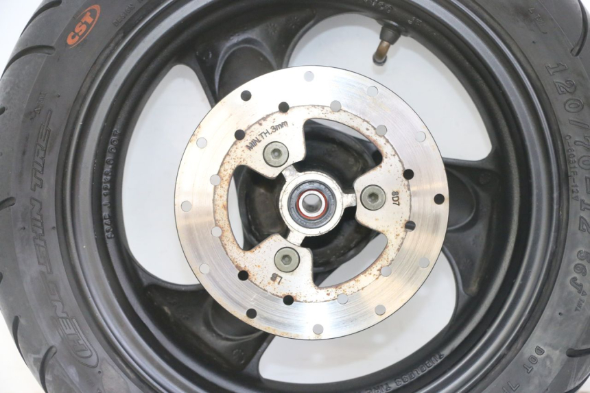 photo de JANTE AVANT ET PNEU KYMCO AGILITY 4T 50 (2005 - 2018) - Détails caractéristiques