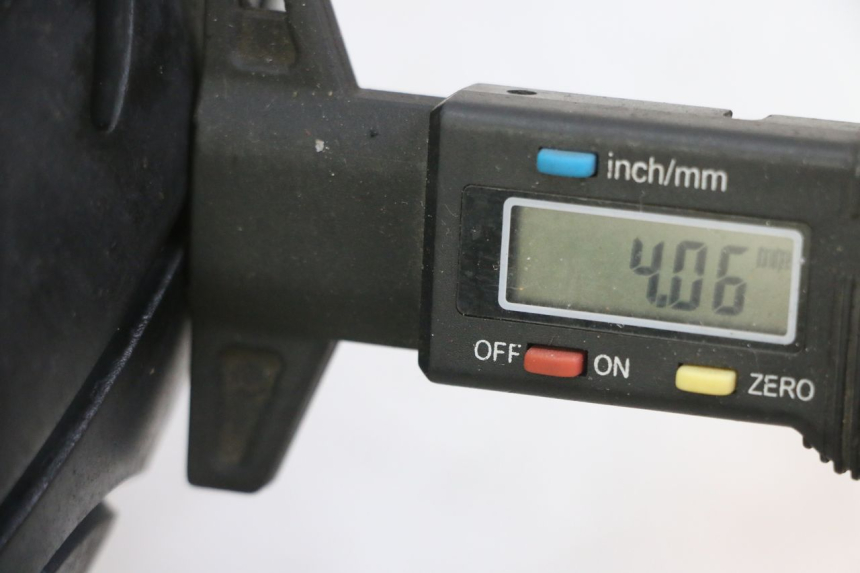 photo de JANTE AVANT ET PNEU KYMCO AGILITY 4T 50 (2005 - 2018) - Zoom état d’usage