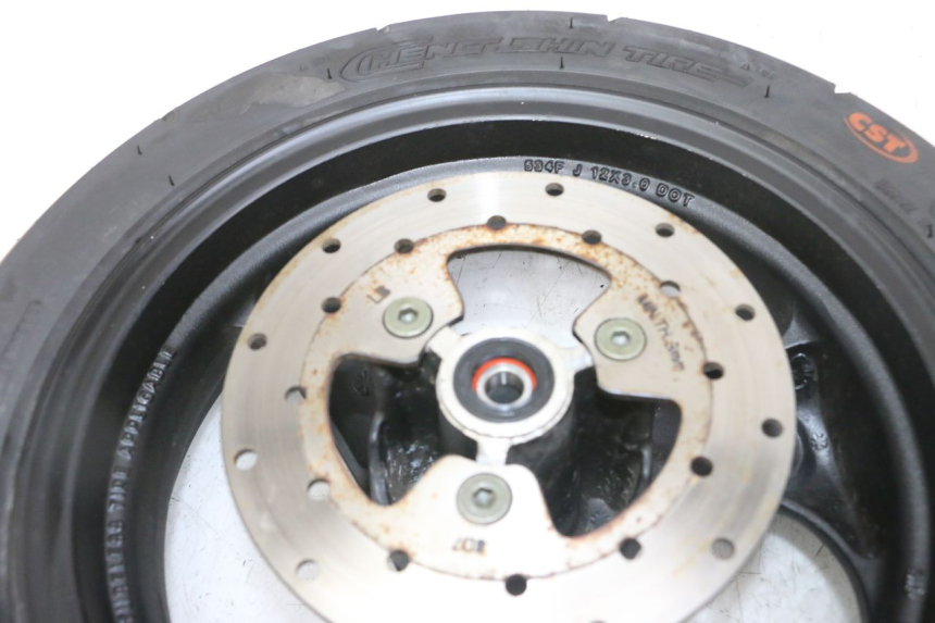 photo de JANTE AVANT ET PNEU KYMCO AGILITY 4T 50 (2005 - 2018) - Vue d’ensemble