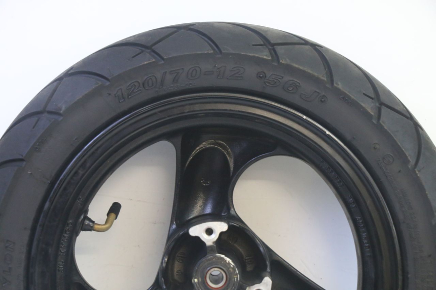 photo de JANTE AVANT ET PNEU KYMCO AGILITY 4T 50 (2018 - 2022) - Points de fixation