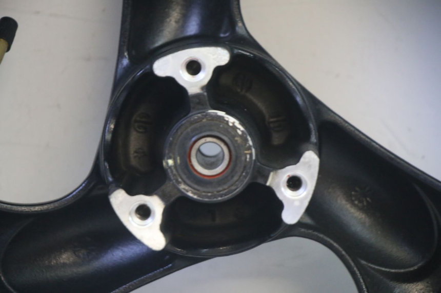 photo de JANTE AVANT ET PNEU KYMCO AGILITY 4T 50 (2018 - 2022) - Pièce contrôlée