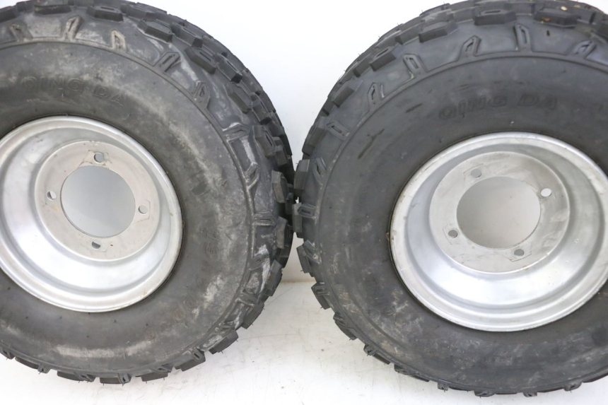 photo de JANTE AVANT ET PNEU ANGELL ENFANT 1 - Points de fixation