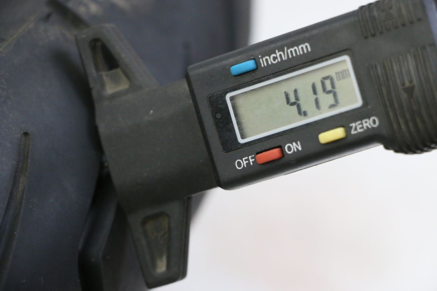 photo de JANTE AVANT ET PNEU APRILIA RS 50 (1999 - 2005) - Zoom état d’usage