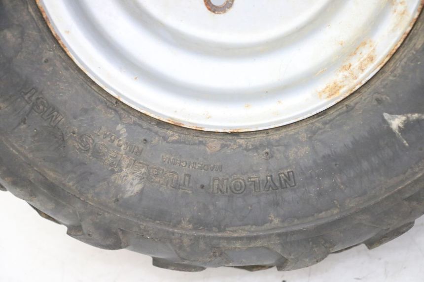 photo de JANTE AVANT ET PNEU KEROX BAZOOKA 110 - Vue rapprochée