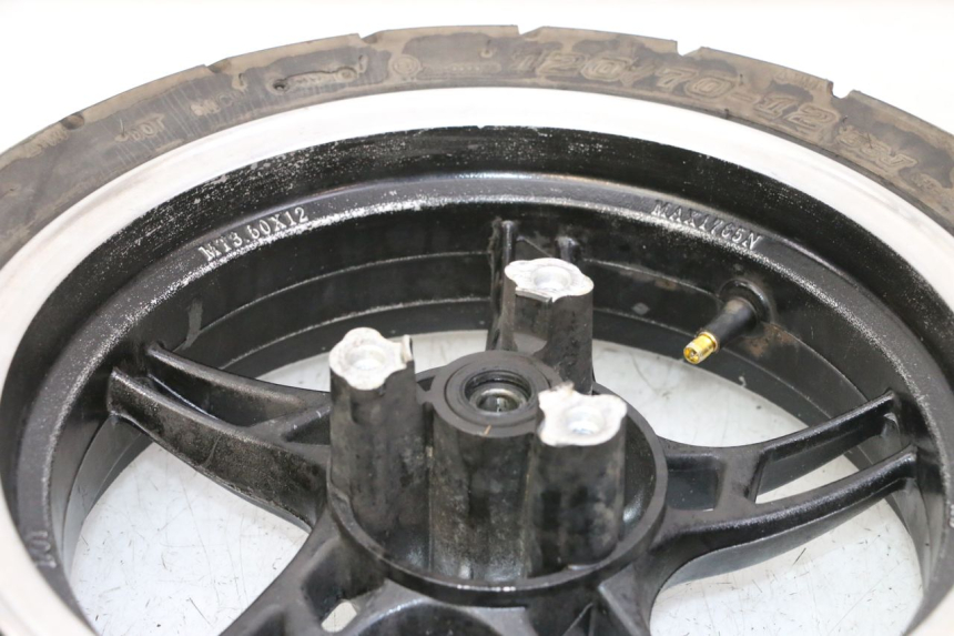 photo de JANTE AVANT ET PNEU MASH BIBOP 2T 50 (2013 - 2018) - Zoom état d’usage