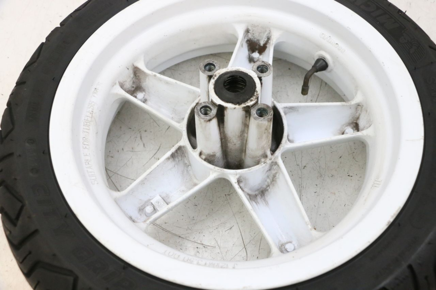 photo de JANTE AVANT ET PNEU MBK BOOSTER SPIRIT NAKED 50 (2004 - 2017) - Points de fixation