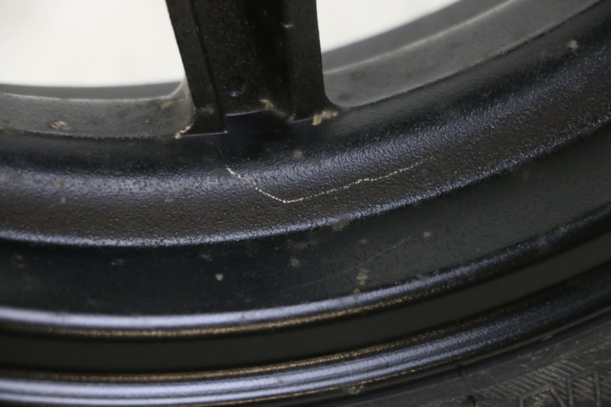 photo de JANTE AVANT ET PNEU TNT MOTOR BOSTON 4T 50 (2018 - 2025) - Zoom état d’usage