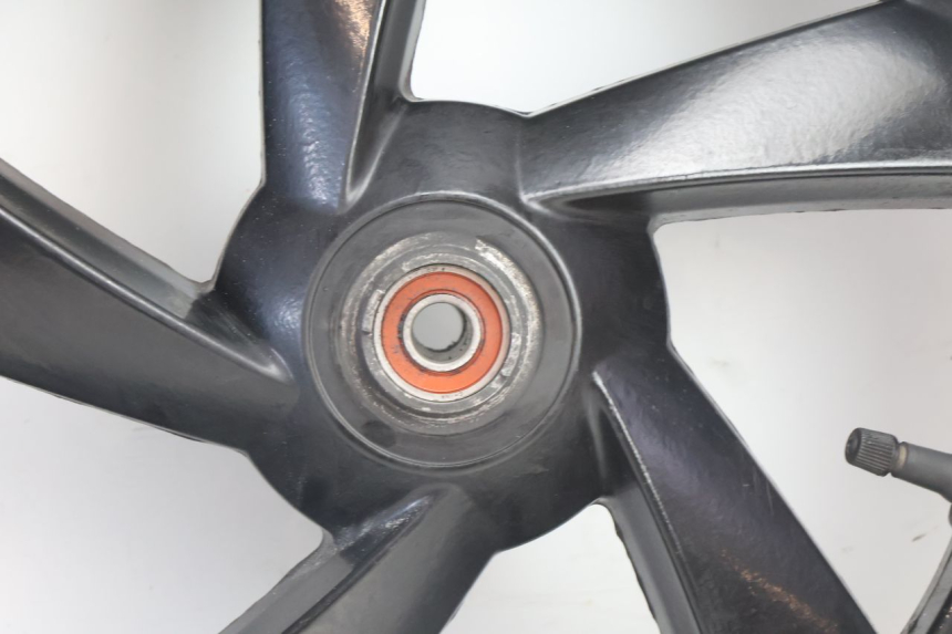 photo de JANTE AVANT ET PNEU PEUGEOT CITYSTAR 2T 50 (2018 - 2021) - Autre angle de vue