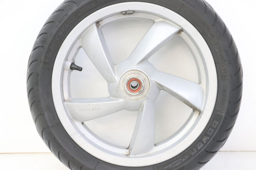 photo de JANTE AVANT ET PNEU PEUGEOT CITYSTAR 50 (2013 - 2017) - Gros plan technique