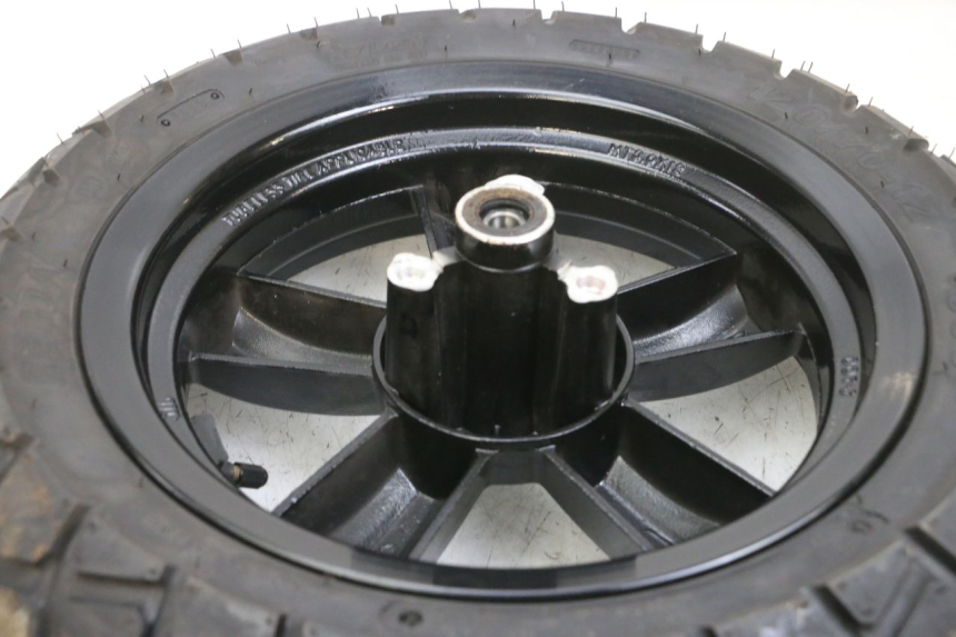 photo de JANTE AVANT ET PNEU SYM CROX 4T 50 (2016 - 2023) - Vue d’ensemble