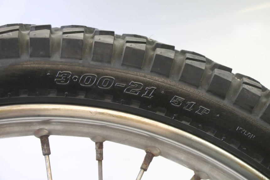 photo de JANTE AVANT ET PNEU APRILIA ETX 125 (1998 - 2002) - Inspection visuelle