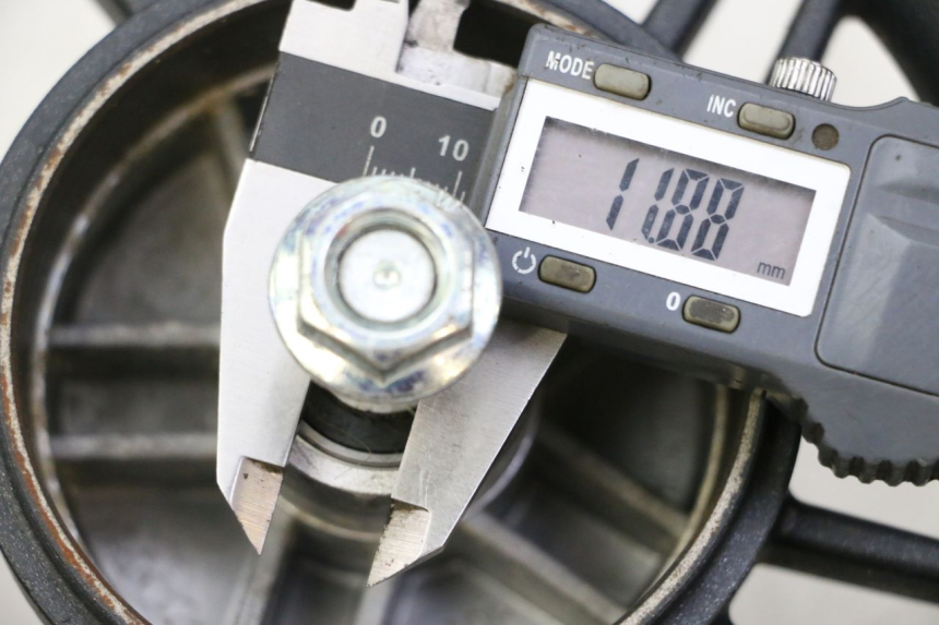 photo de JANTE AVANT ET PNEU SEGWAY NINEBOT F65I 1 - Détail de la pièce