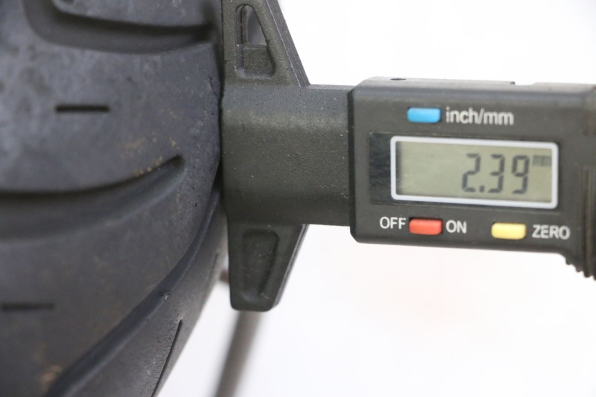 photo de JANTE AVANT ET PNEU SYM FIDDLE 3 III 50 (2014 - 2020) - Détail de la pièce