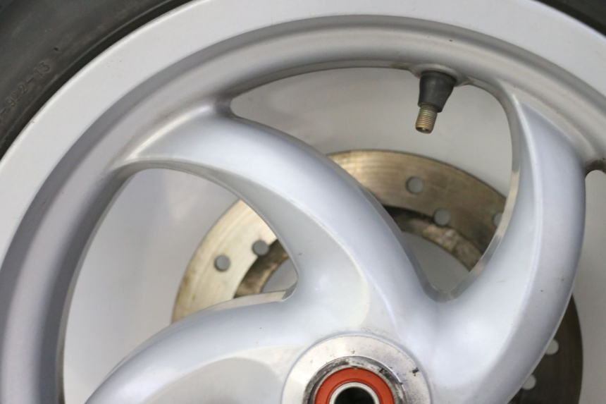 photo de JANTE AVANT ET PNEU PIAGGIO FLY 2T 50 (2004 - 2017) - Pièce contrôlée