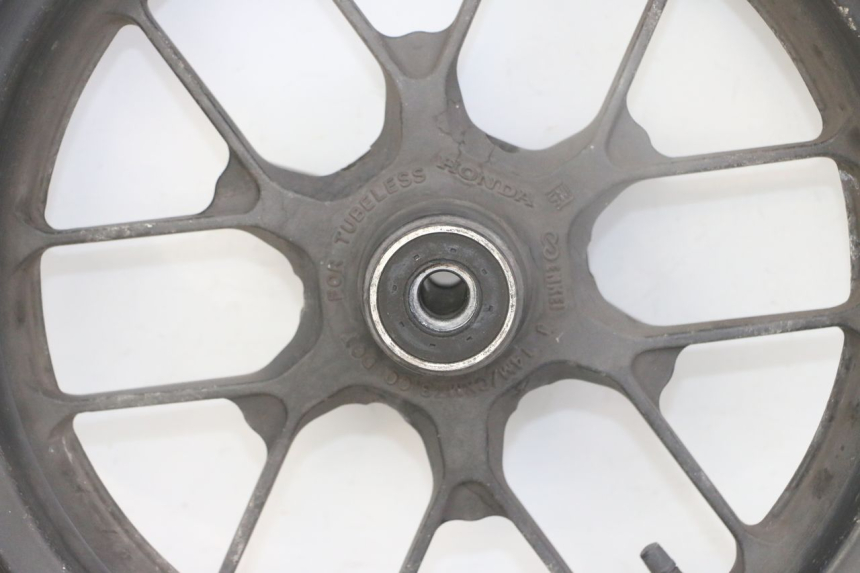 photo de JANTE AVANT ET PNEU HONDA FORZA ABS 300 (2013 - 2017) - Zoom composants