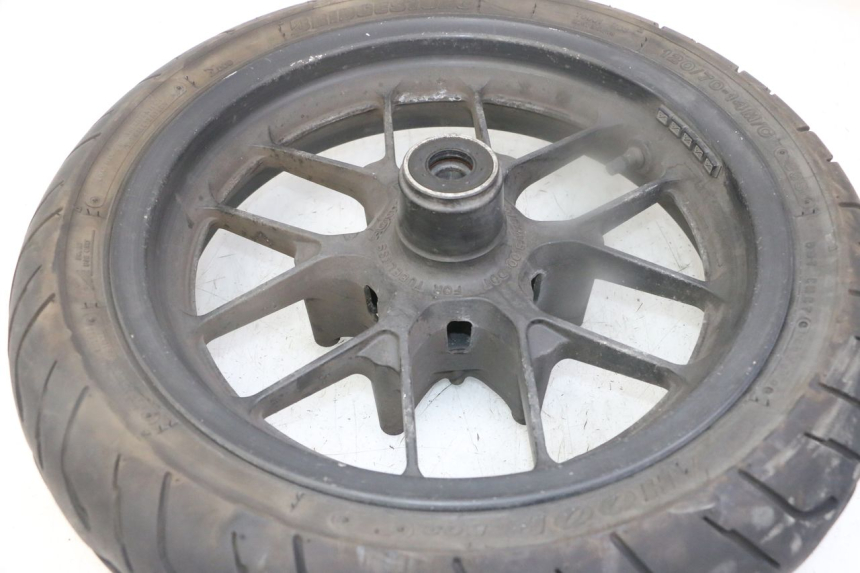 photo de JANTE AVANT ET PNEU HONDA FORZA ABS 300 (2013 - 2017) - Vue d’ensemble