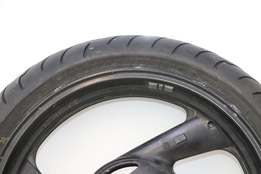 photo de JANTE AVANT ET PNEU YAMAHA FZS FAZER 600 (2001 - 2003) - Zoom qualité