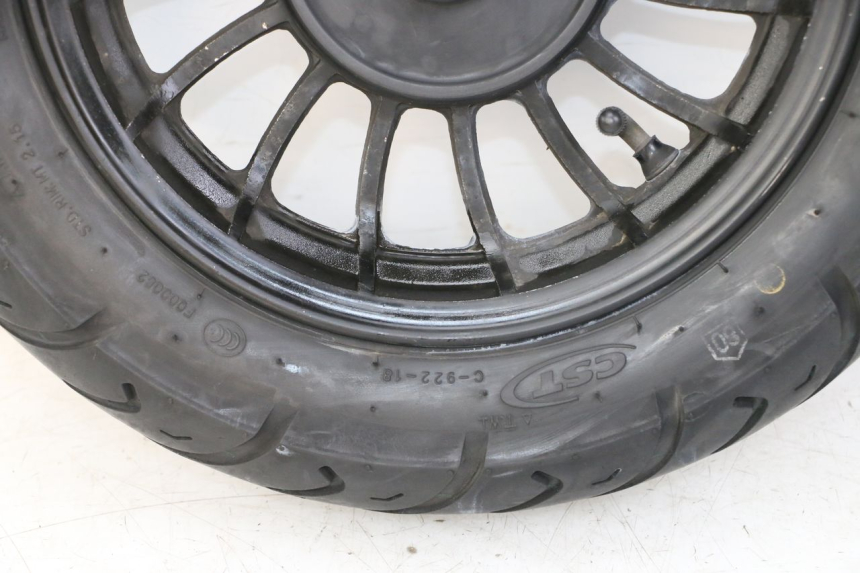 photo de JANTE AVANT ET PNEU JM MOTORS MIA 50 (2017 - 2020) - Détails caractéristiques