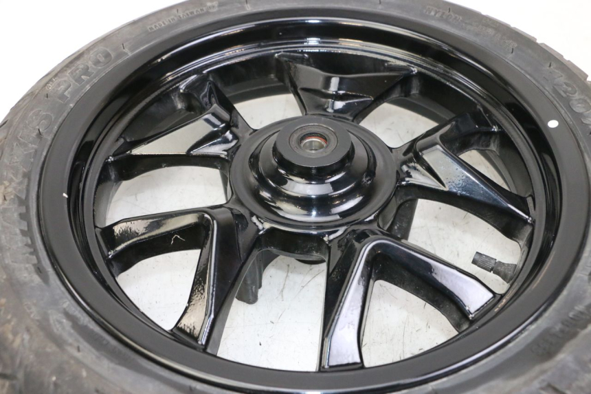 photo de JANTE AVANT ET PNEU SYM JOYMAX 125 (2010 - 2017) - Vue d’ensemble