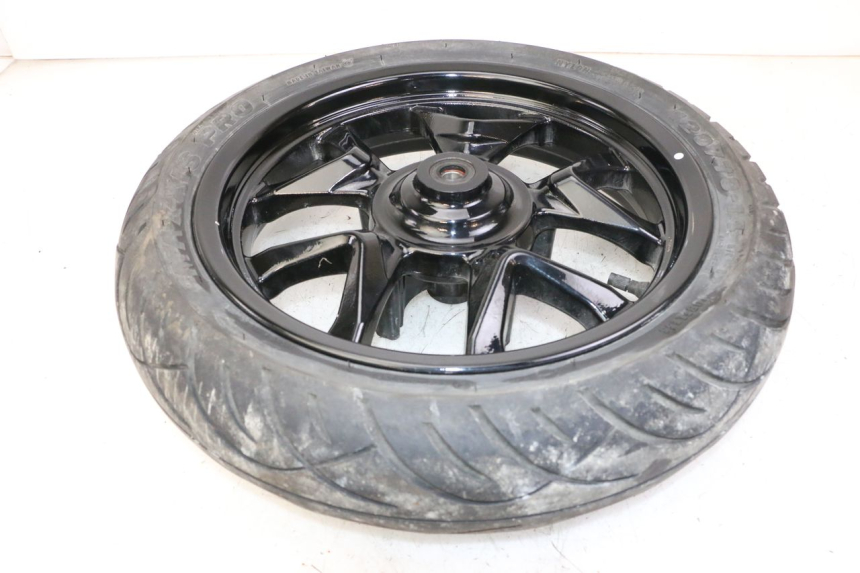 photo de JANTE AVANT ET PNEU SYM JOYMAX 125 (2010 - 2017) - Points de fixation