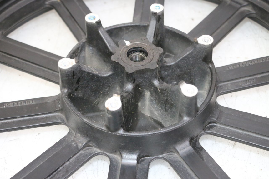 photo de JANTE AVANT ET PNEU KEEWAY K-LIGHT KLIGHT 125 (2018 - 2025) - Vue rapprochée