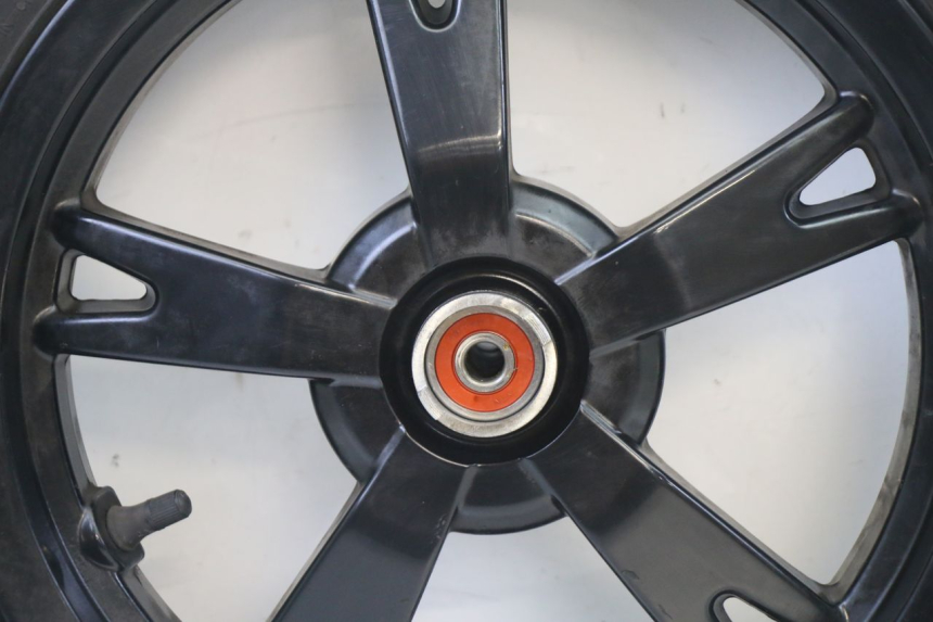 photo de JANTE AVANT ET PNEU PEUGEOT KISBEE 4T 50 (2018 - 2022) - Vue d’ensemble