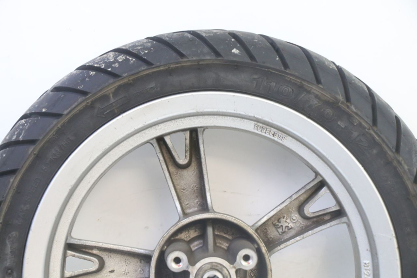 photo de JANTE AVANT ET PNEU PEUGEOT KISBEE 4T 50 (2018 - 2022) - Points de fixation