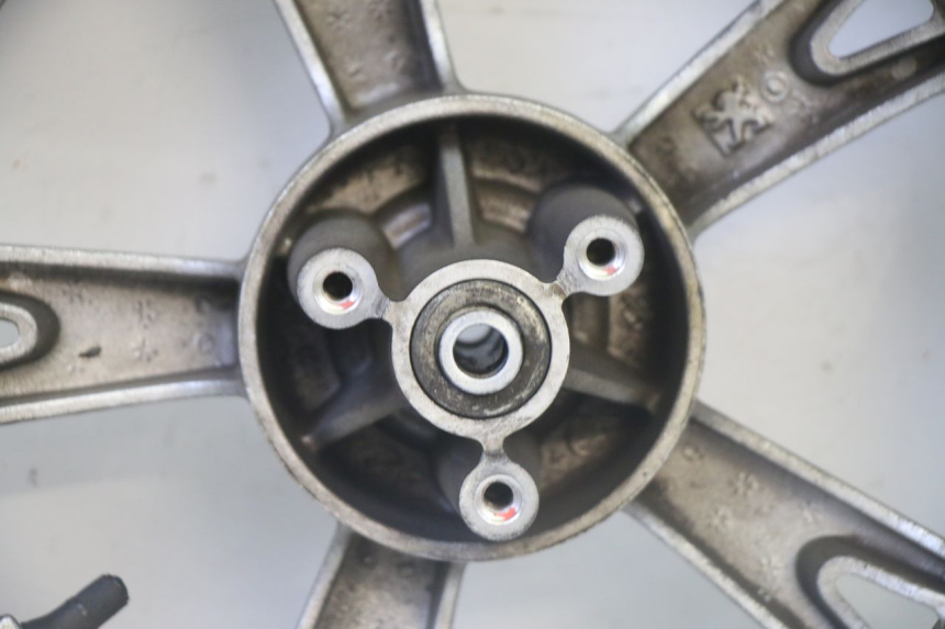 photo de JANTE AVANT ET PNEU PEUGEOT KISBEE 4T 50 (2018 - 2022) - Pièce contrôlée