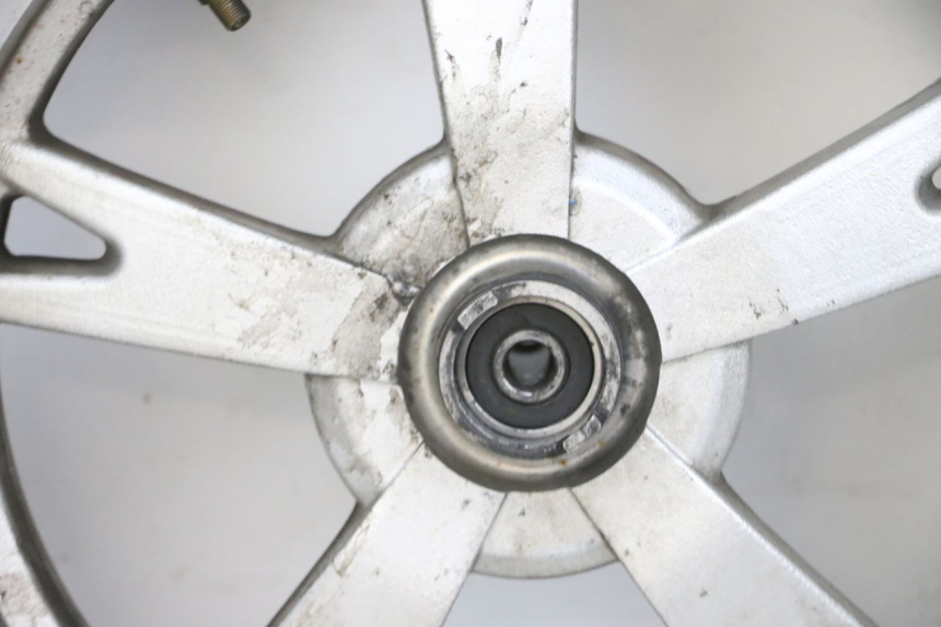 photo de JANTE AVANT ET PNEU PEUGEOT KISBEE 4T 50 (2010 - 2017) - Photo complémentaire