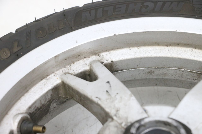 photo de JANTE AVANT ET PNEU PEUGEOT KISBEE 4T 50 (2010 - 2017) - Pièce contrôlée