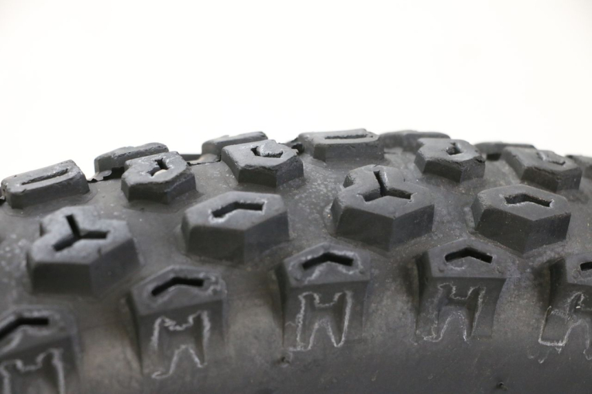 photo de JANTE AVANT ET PNEU KYMCO STRYKER OFF ROAD 125 (1999 - 2005) - Autre angle de vue