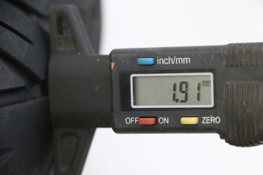 photo de JANTE AVANT ET PNEU KYMCO LIKE 125 (2009 - 2016) - Détail de la pièce