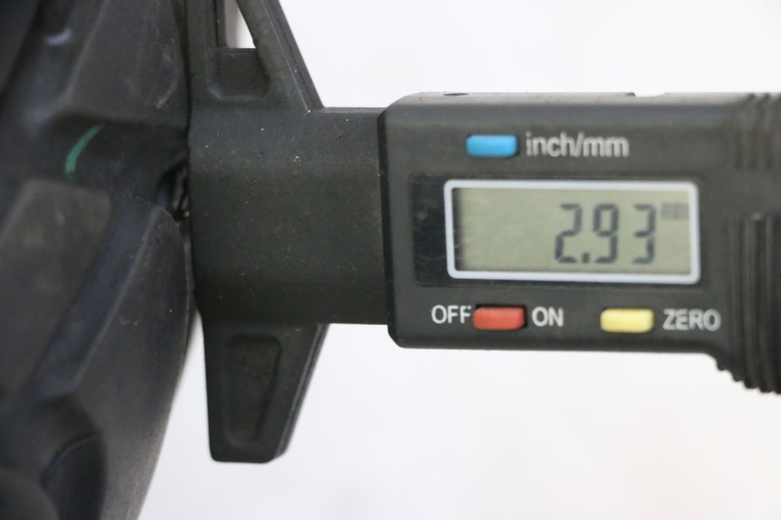 photo de JANTE AVANT ET PNEU MBK BOOSTER SPIRIT NAKED 50 (2004 - 2017) - Détail de la pièce