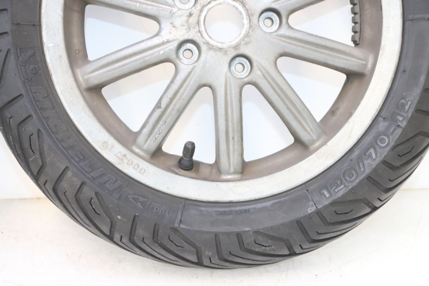 photo de JANTE AVANT ET PNEU PIAGGIO MP3 125 (2006 - 2014) - Points de fixation