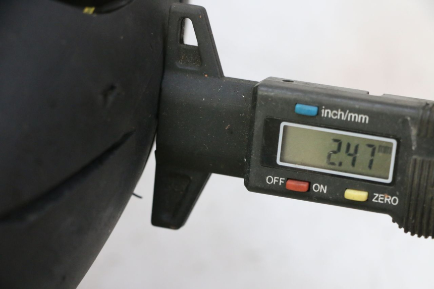 photo de JANTE AVANT ET PNEU KYMCO LIKE 4T 50 (2019 - 2025) - Gros plan technique