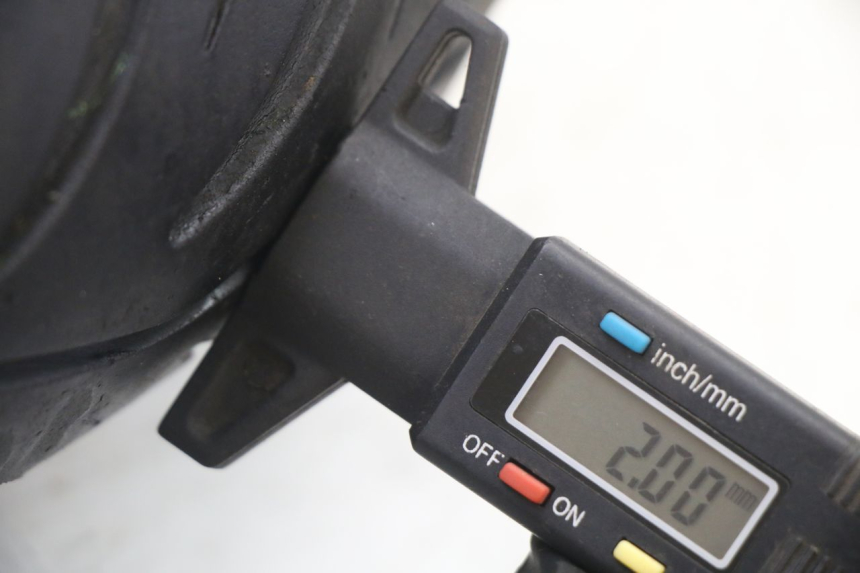 photo de JANTE AVANT ET PNEU SYM ORBIT III 3 4T 50 (2021 - 2025) - Vue rapprochée